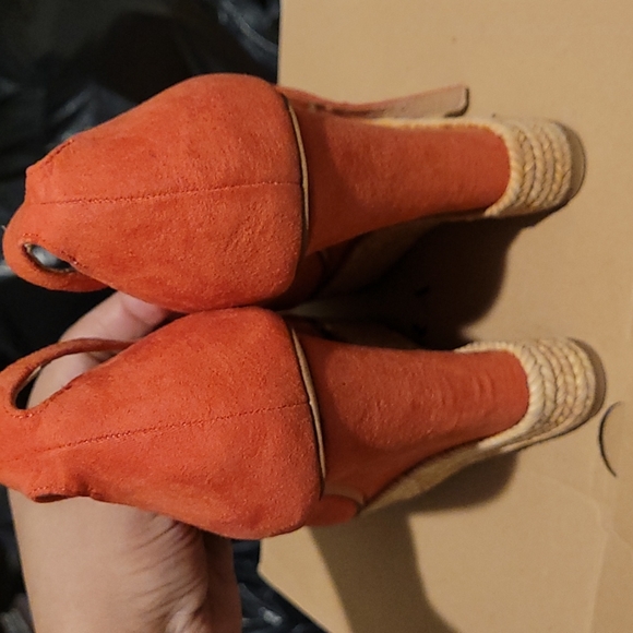 Zara high heel peep toe wedge. Size 38/ 7.5. Coral color with box. Great - Picture 3 of 6